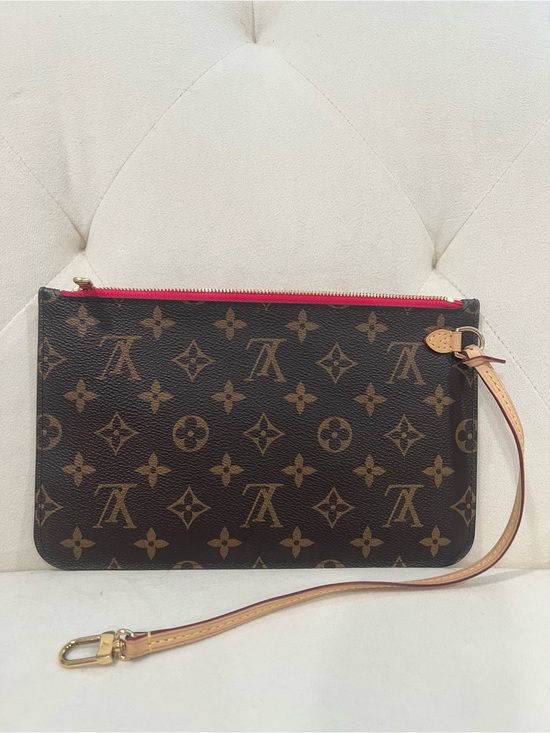 Louis Vuitton Handbags - Louis Vuitton Wrisrlet
